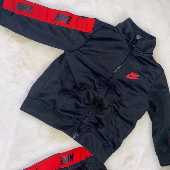 Nike baby boy track suit 12m black & red - Picture 5 of 7